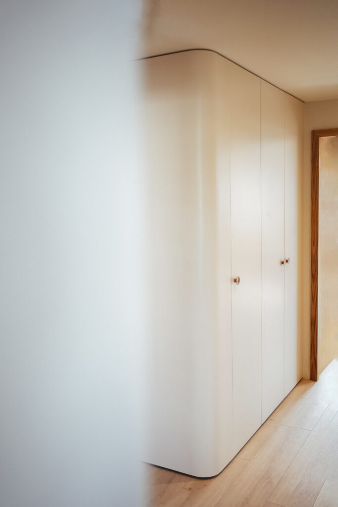 Photo d'un placard/rangement dans un couloir